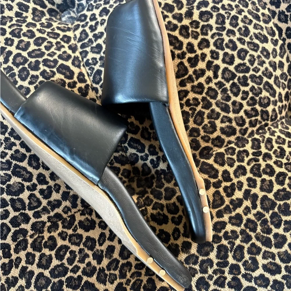 Beek black slides sandals size 10 - Picture 2 of 4